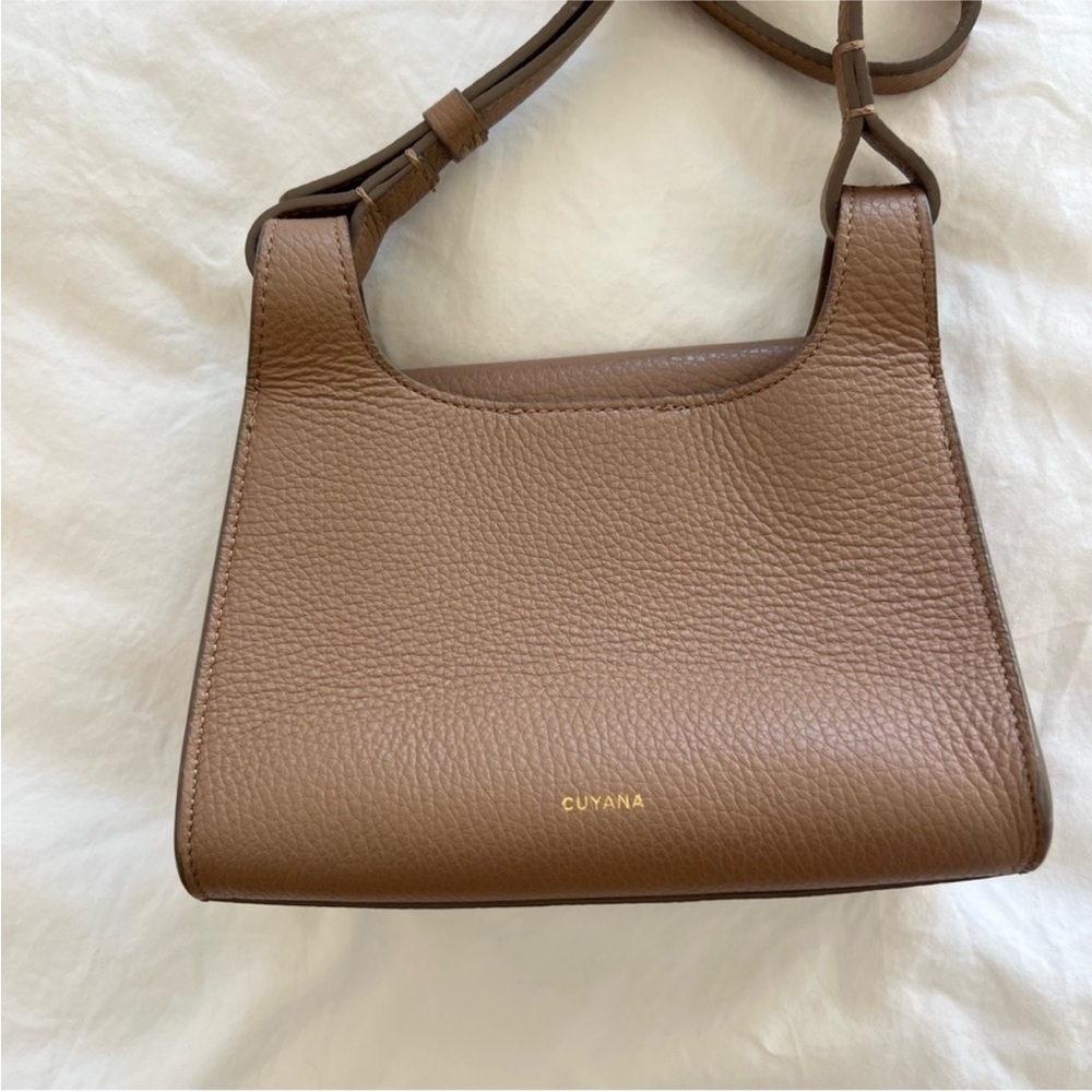 Cuyana Mini Double Loop bag in Cappucino - Picture 13 of 16